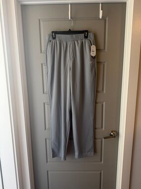NWT bcg Men's Gray Athletic Joggers with Elastic Waist